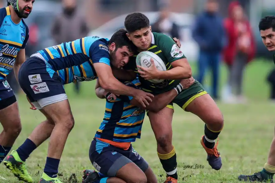 DEPORTISTAS LUCHADORES. Sebastián Perxes, el orgullo del Tafí Viejo Rugby Club, se destaca por su esfuerzo y liderazgo. / CORTESÍA SEBASTIÁN PERXES