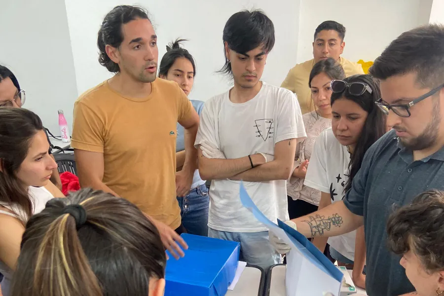 IMPACTO POSITIVO EN LA COMUNIDAD. El Archivo Histórico de Tafí Viejo preserva la memoria local con trabajo y compromiso. / CORTESÍA LAUTARO LEDESMA.