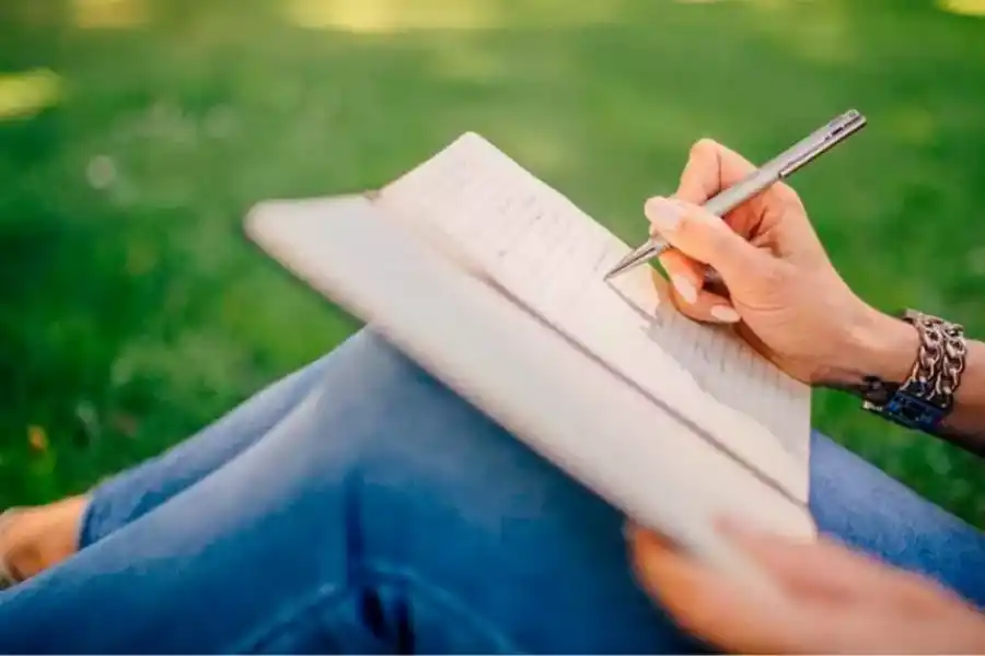 NUEVAS METAS, NUEVAS OPORTUNIDADES. Cómo establecer objetivos para el año entrante con una perspectiva saludable y realista. / PEXELS.