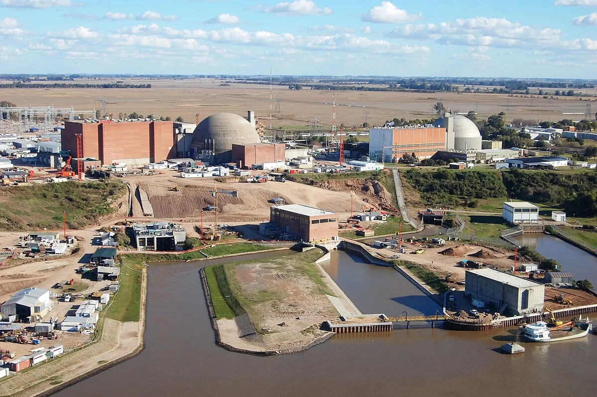 Central Nuclear Atucha a 100 kilómetros de la Ciudad de Buenos Aires.