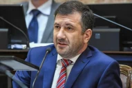 Edgardo Kueider, preso en Paraguay: dieron de baja a uno de sus 16 empleados en el Senado