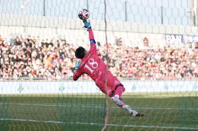 La historia detrás del insólito gol en contra que protagonizó un arquero japonés