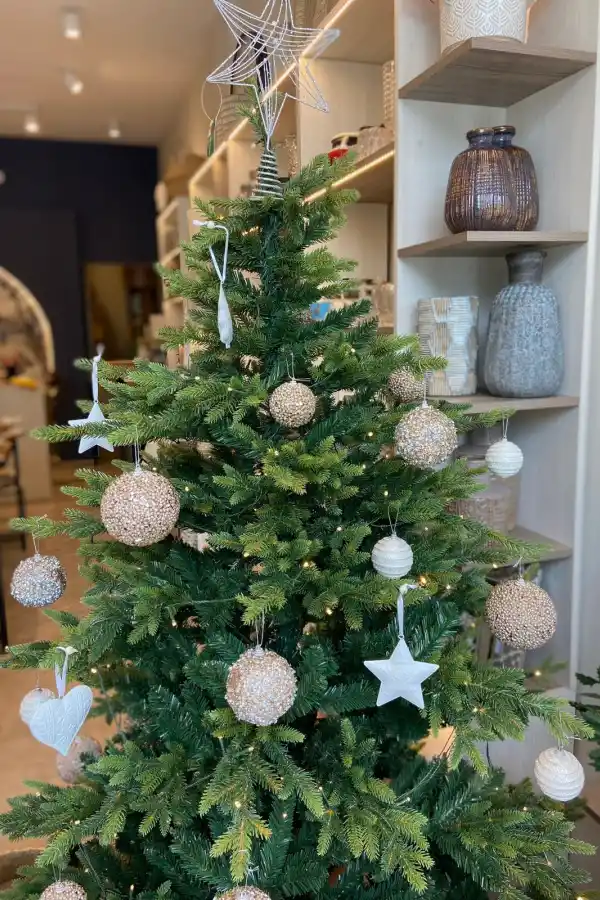 Lifestyle: cómo decorar tu casa en 2025 y tips para estas fiestas