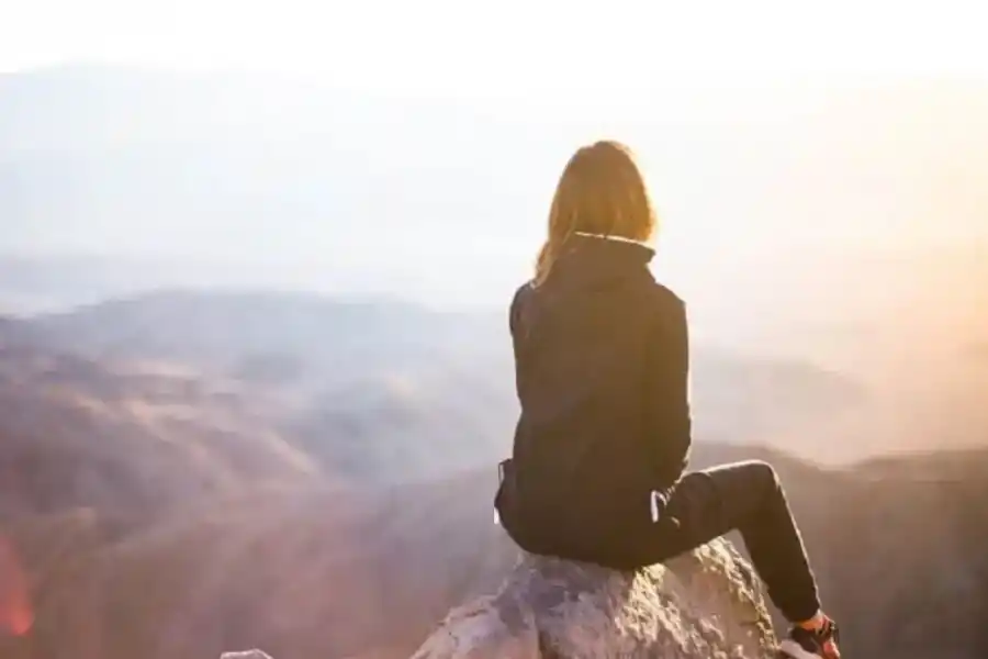 El estudio analizó cuatro variables y a una población de 6000 adultos. 