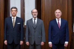 La Corte Suprema nacional limitó el uso de los DNU y remarcó que el Ejecutivo no puede reemplazar al Congreso