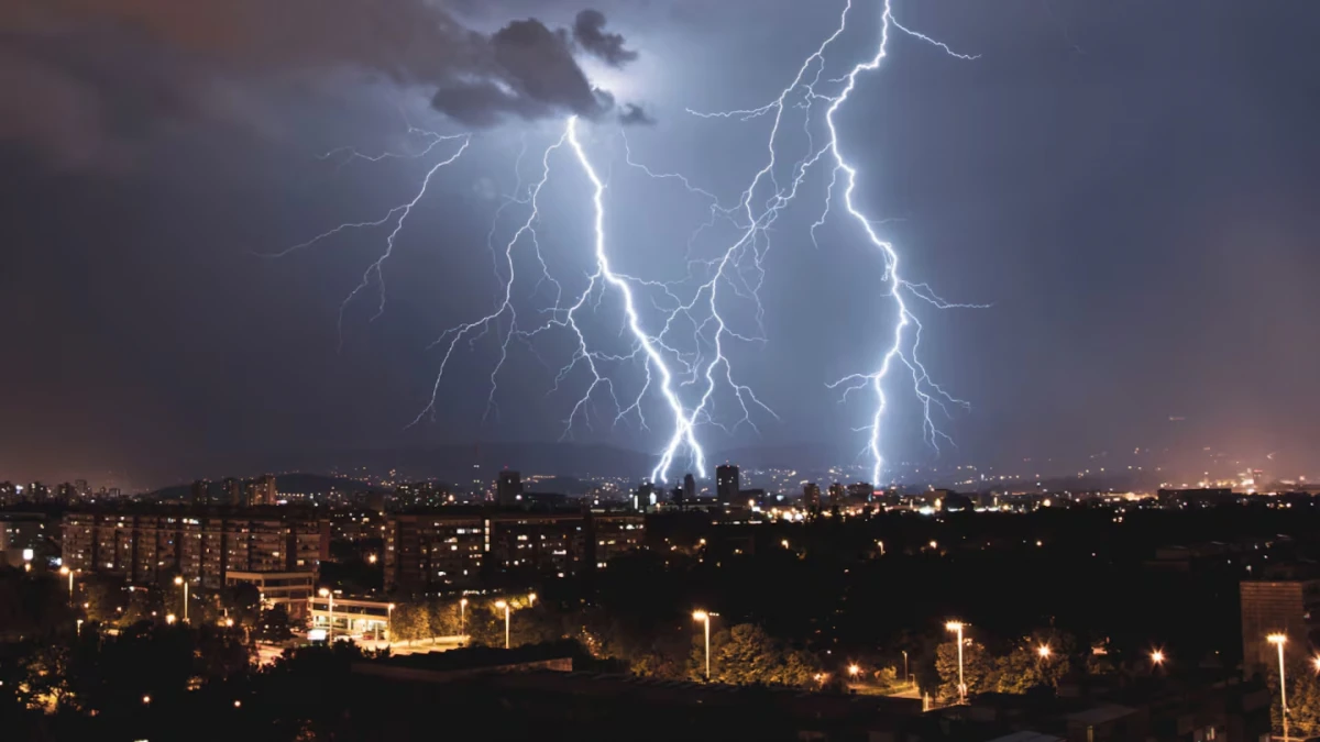 Alerta amarilla y naranja por fuertes tormentas y vientos: estas son las ocho provincias afectadas