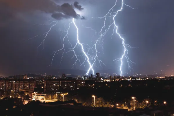 Alerta amarilla y naranja por tormentas y vientos fuertes: cuáles son las ocho provincias afectadas