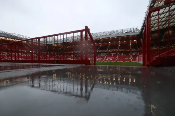 El teatro de los sueños en decadencia: el estadio de Manchester United sufre de goteras y una invasión de ratas