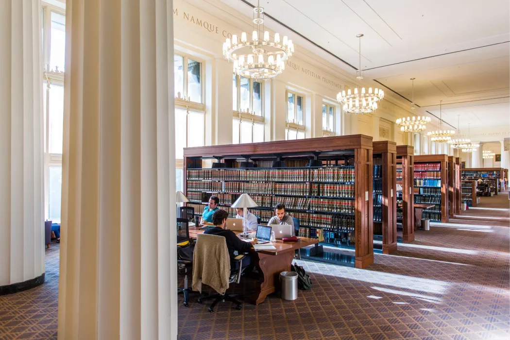 SALA DE LECTURA. Una imagen de la Biblioteca de la Escuela de Derecho de Harvard, donde nació IDI. / HARVARD UNIVERSITY