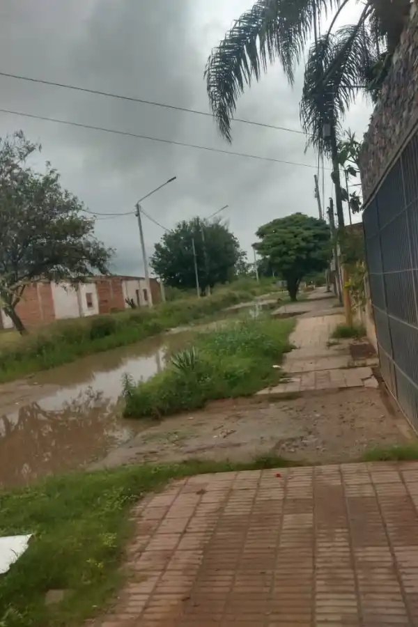 LA GACETA en WhatsApp: Tres meses con un montículo de basura y escombros