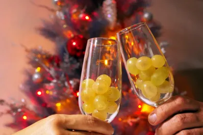 Qué representa la tradición de comer 12 uvas en las campanadas de fin de año