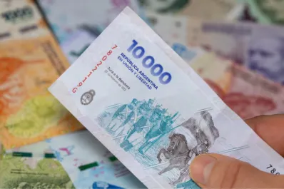 Los salarios subieron 3,8% en febrero y superaron a la inflación