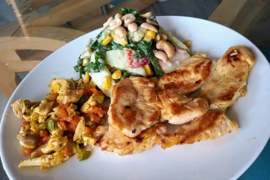 Desayuno, almuerzo, merienda y cena: menú semanal bajo en calorías para perder peso