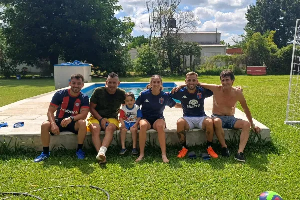 Viene de familia: el sorprendente deporte que Renzo Tesuri compartió con sus hermanas