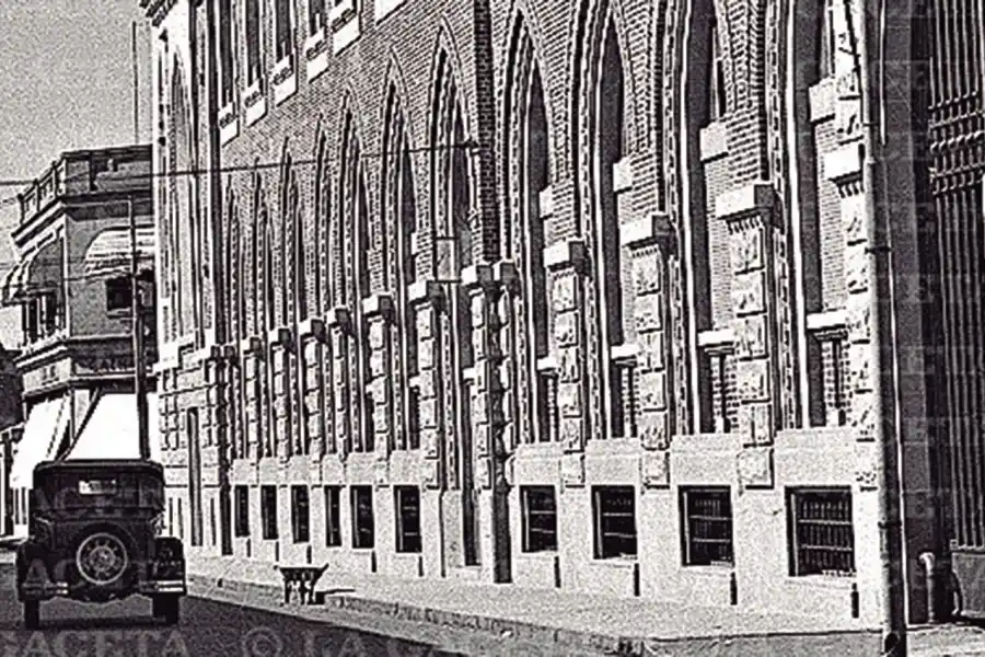 Recuerdos fotográficos: la carretilla del Correo