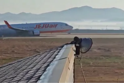 Impactante tragedia en Corea del Sur: un avión chocó contra un muro y explotó