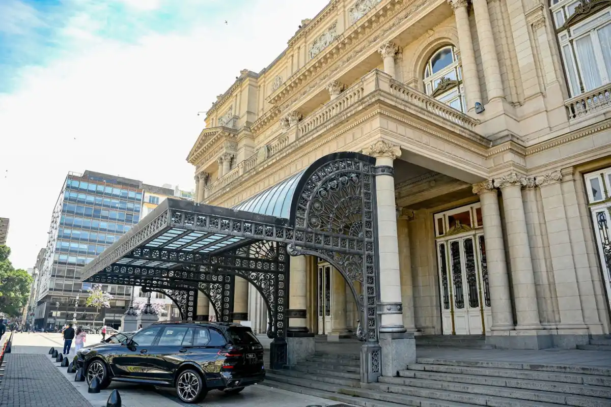 El Teatro Colón fue el marco ideal para el lanzamiento del Serie 5 y la presentación de la X7. 