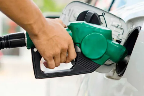 Vacaciones 2025: cuánto cuesta el combustible en Brasil y cuál no se recomienda poner a los vehículos argentinos