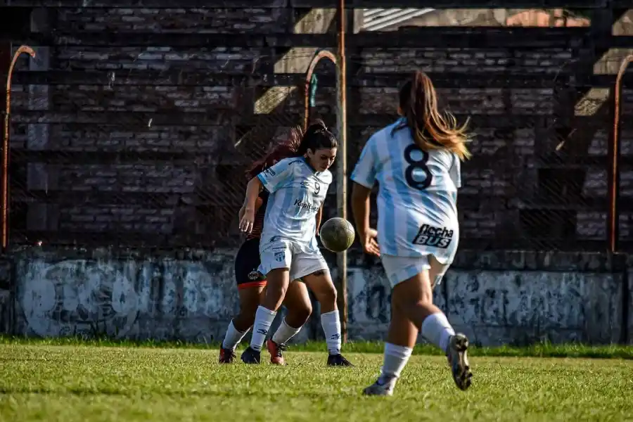 “Mi deseo para 2025 es que Atlético Tucumán nos ayude a participar en torneos de AFA, dijo Monteros, la goleadora del fútbol femenino