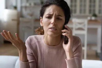 ¿Por qué quejarnos puede generar felicidad? Lo que ocurre en nuestro cerebro al hacerlo