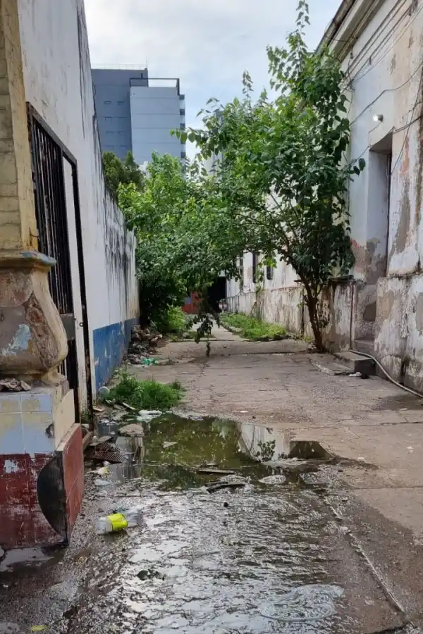 LA GACETA en Whatsapp: quejas por los vehículos mal estacionados