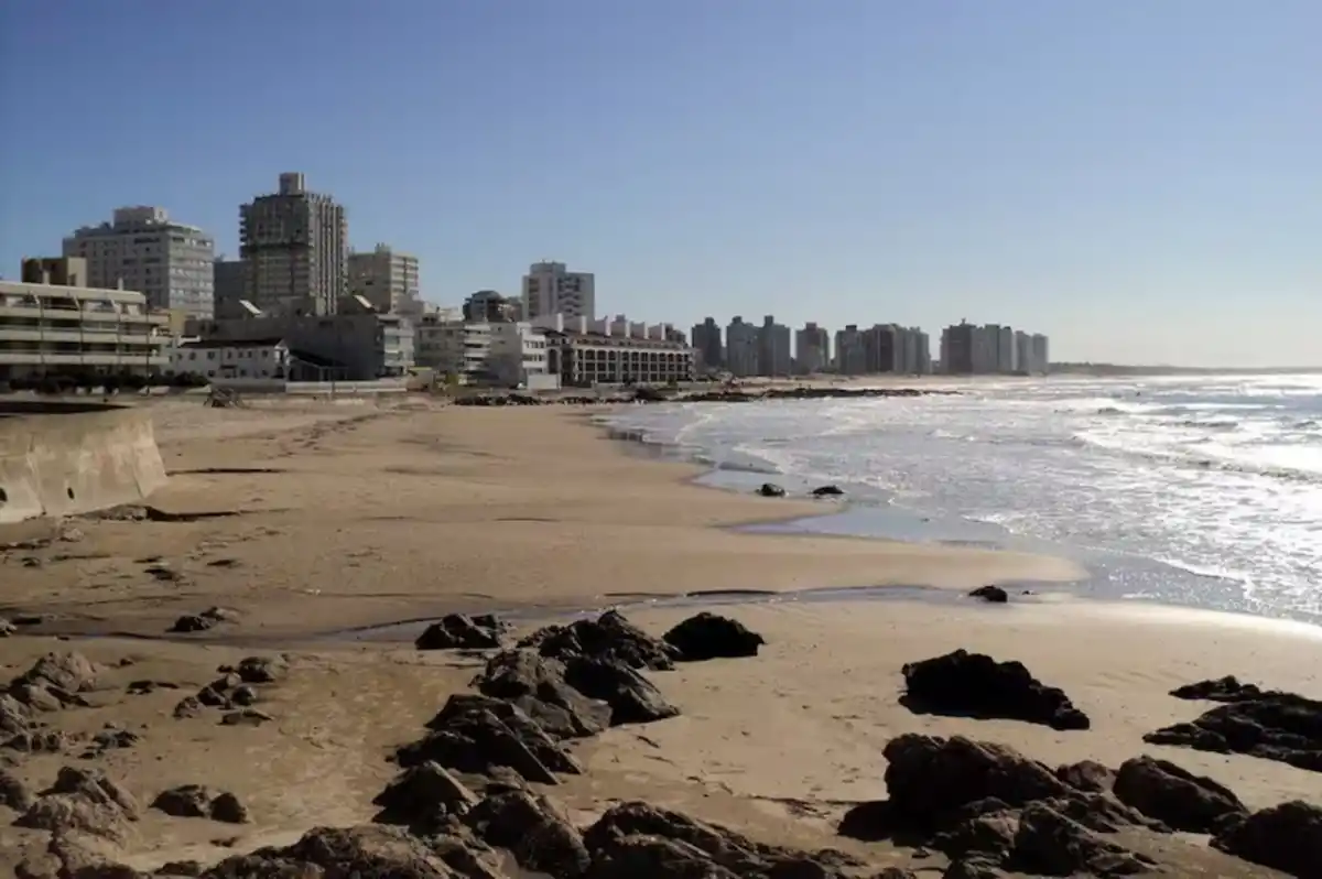 En una playa de Punta del Este buscan a un argentino de 30 años que desapareció en el mar