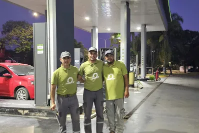 Un festejo distinto: cómo fue recibir el Año Nuevo trabajando en una estación de servicio