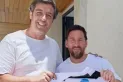 Messi posó con una camiseta de un histórico club de rugby y se volvió viral