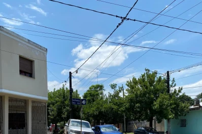 LA GACETA en WhatsApp: vereda bloqueada