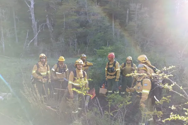 El fuego avanza sin control sobre el parque nacional Nahuel Huapi: ya se perdieron más de 2000 hectáreas