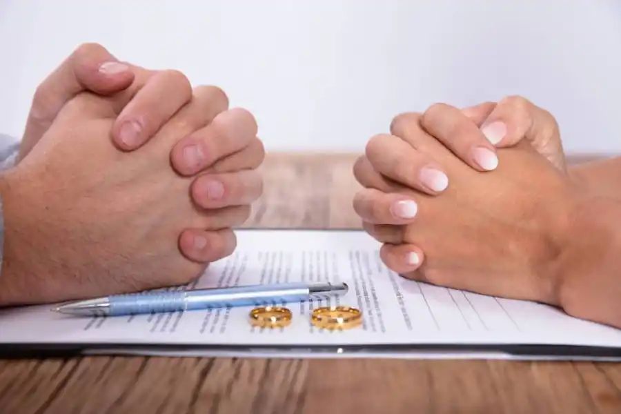 En enero, aumentan las solicitudes de divorcio, ya que las personas tienden a reflexionar sobre el año pasado y decidir si dejar atrás una relación 