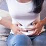 ¿Te sientes hinchado después de una cena copiosa? El secreto para aliviarlo está en tu desayuno