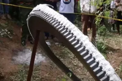 Un enorme objeto espacial cayó sobre un remoto pueblo de Kenia