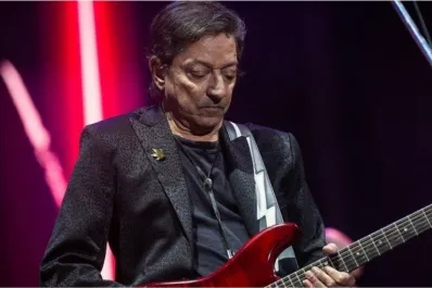 Investigan a Julio Moura, guitarrista de Virus, por la muerte de su pareja
