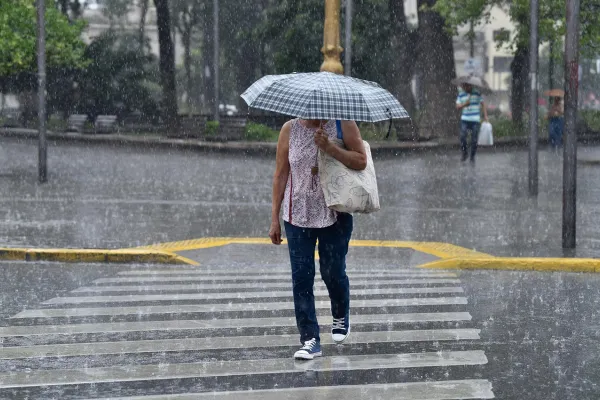 El tiempo en Tucumán: las lluvias aplacarán el calor, que volverá con todo a partir de mañana