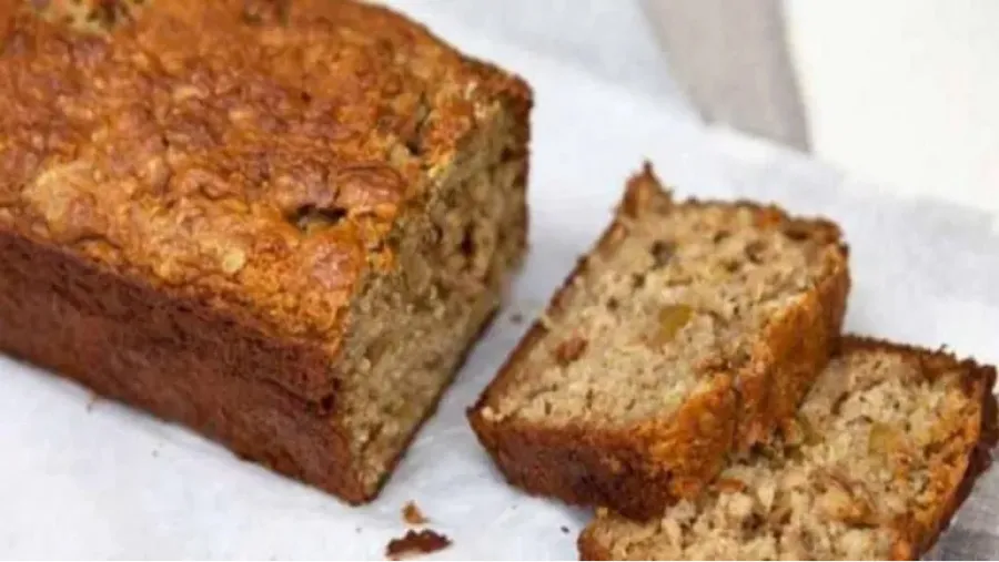 Pan de avena, banana y nueces: un budín saludable y delicioso para la merienda
