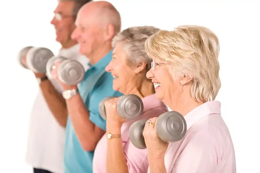 Cómo se manifiesta la sarcopenia, la enfermedad que afecta a los adultos mayores