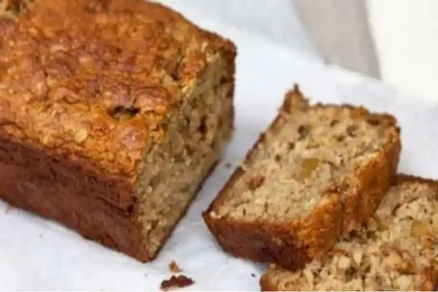 Pan de avena, banana y nueces: un budín saludable y delicioso para la merienda