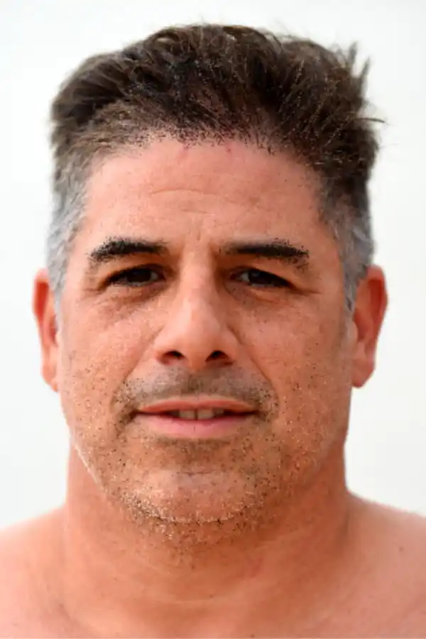 Son nadadores de aguas abiertas, entrenan en El Cadillal y se preparan para cruzar el Río de La Plata