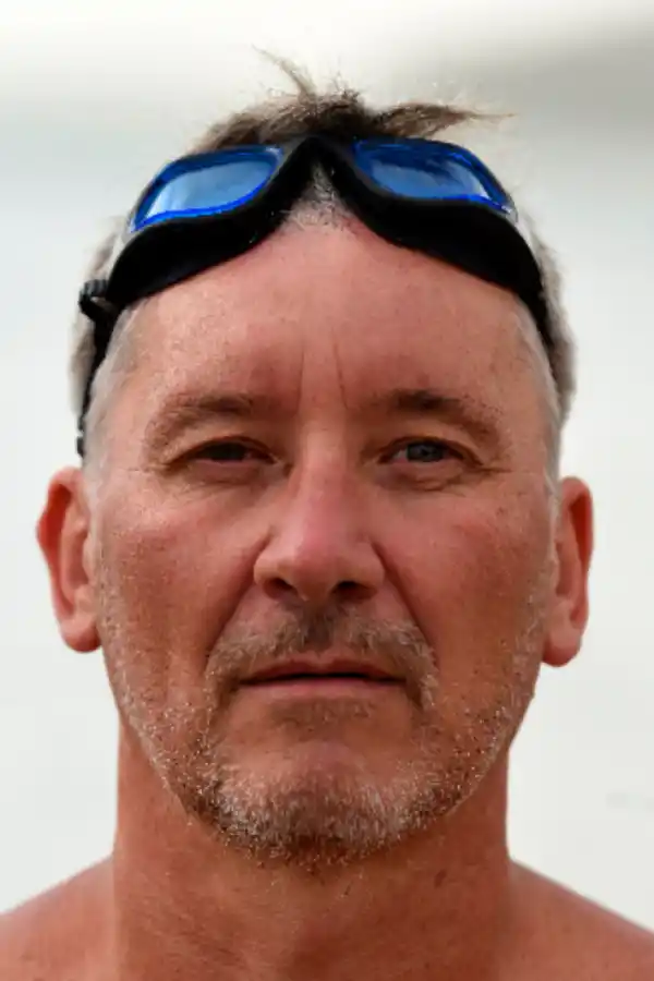 Son nadadores de aguas abiertas, entrenan en El Cadillal y se preparan para cruzar el Río de La Plata