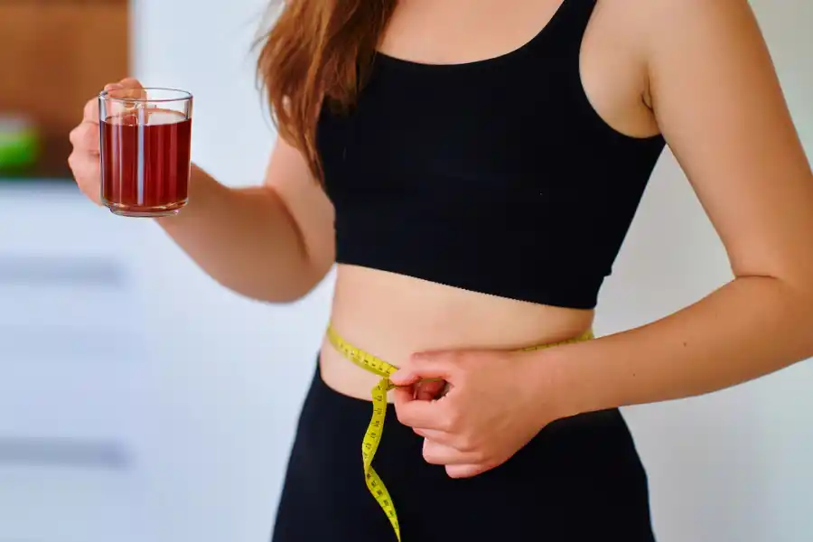 Es importante realizar una dieta sana que se adapte a tu propio estilo de vida acompañado de un profesional.