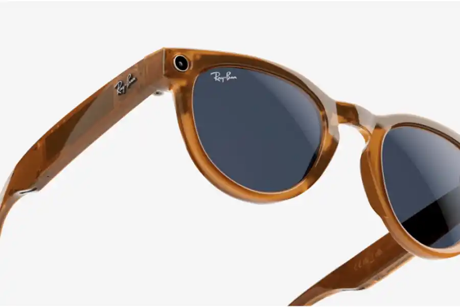 Meta y Ray-Ban ya han lanzado lentes inteligentes con cámaras y funciones básicas de IA.