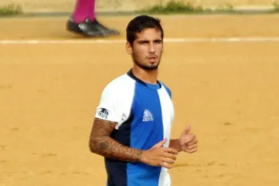 Un futbolista se resistió a un robo, empujó al ladrón y recibió un balazo a quemarropa