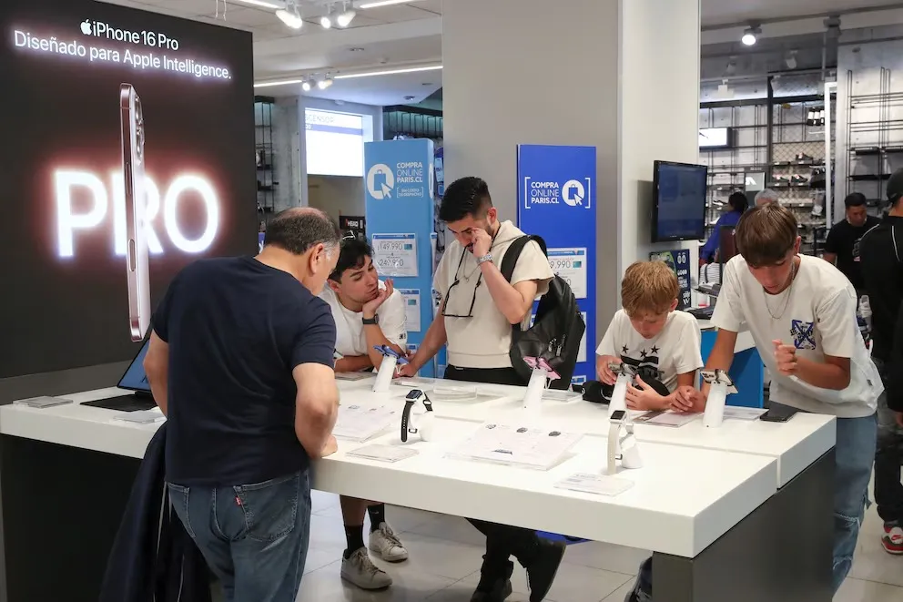 FUROR POR LAS COMPRAS. Los argentinos aprovechan el tipo de cambio récord en Chile.