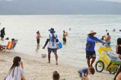 Brote de gastroenterocolitis en las playas de Brasil: ¿para quiénes puede ser una enfermedad grave?
