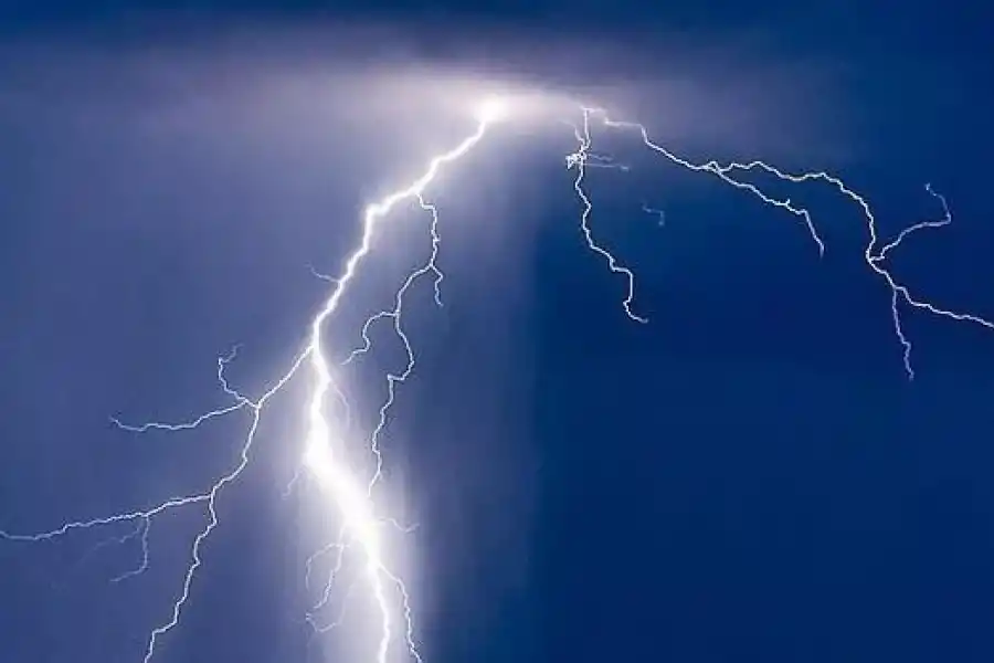 Alerta meteorológica amarilla y naranja por tormentas en 12 provincias