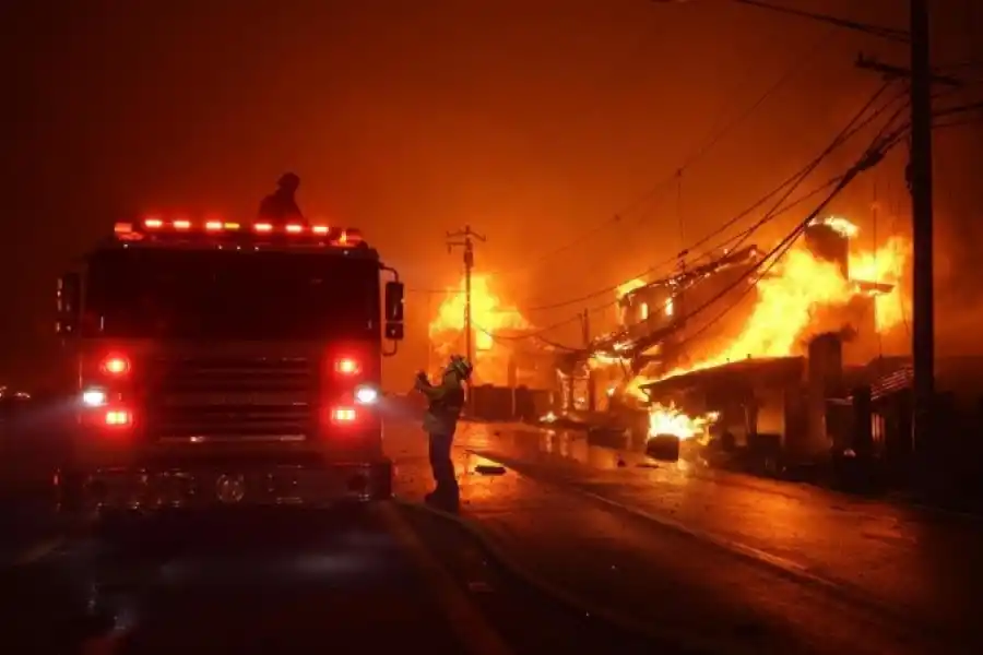 California: impresionantes imágenes del avance de los incendios forestales