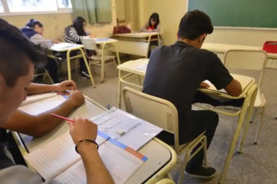Se dictarán tutorías de las materias adeudadas.
