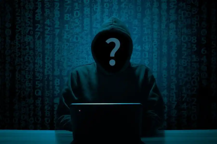 Toda la información disponible en las redes sociales, puede ser usada para diseñar engaños y estafas.