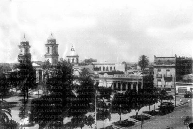 Recuerdos fotográficos: la plaza de las emociones, según pasan los años